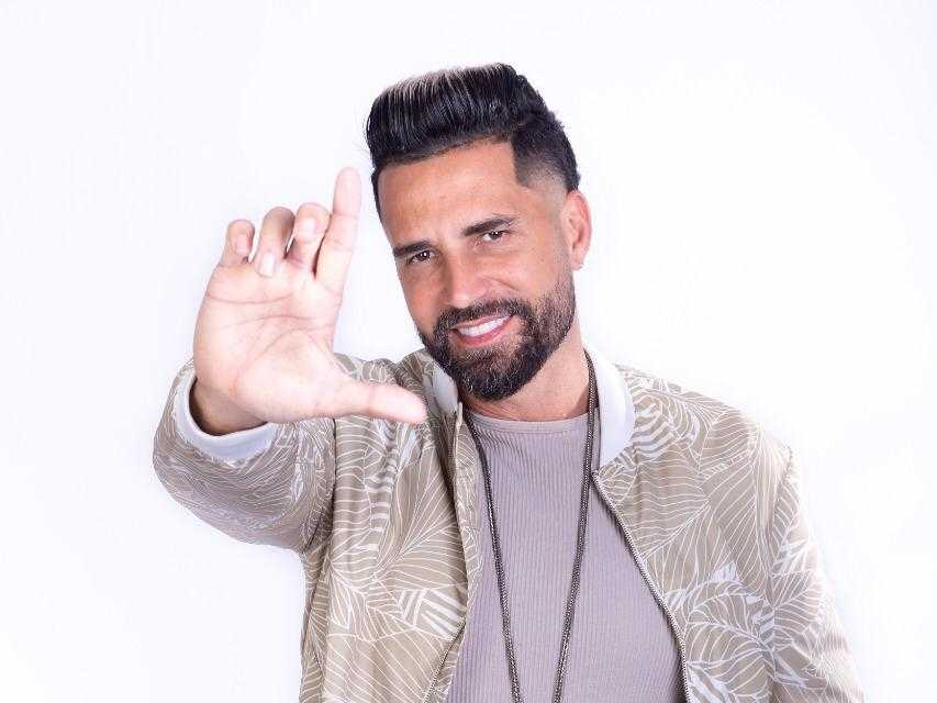 Cameo profile picture for @latino
